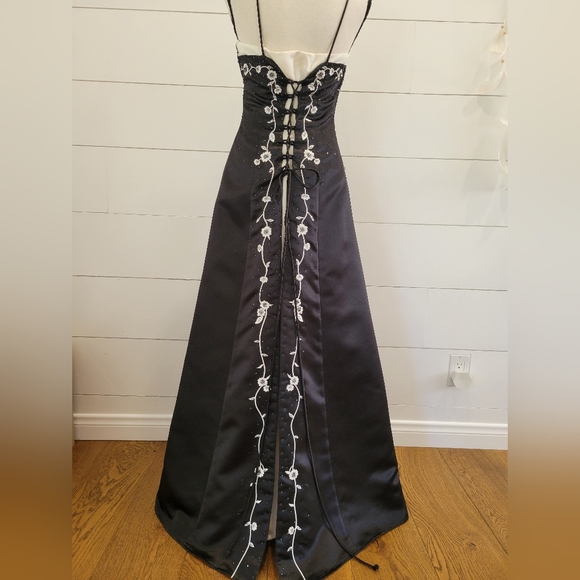 Formal Ballgown! - Picture 2 of 12